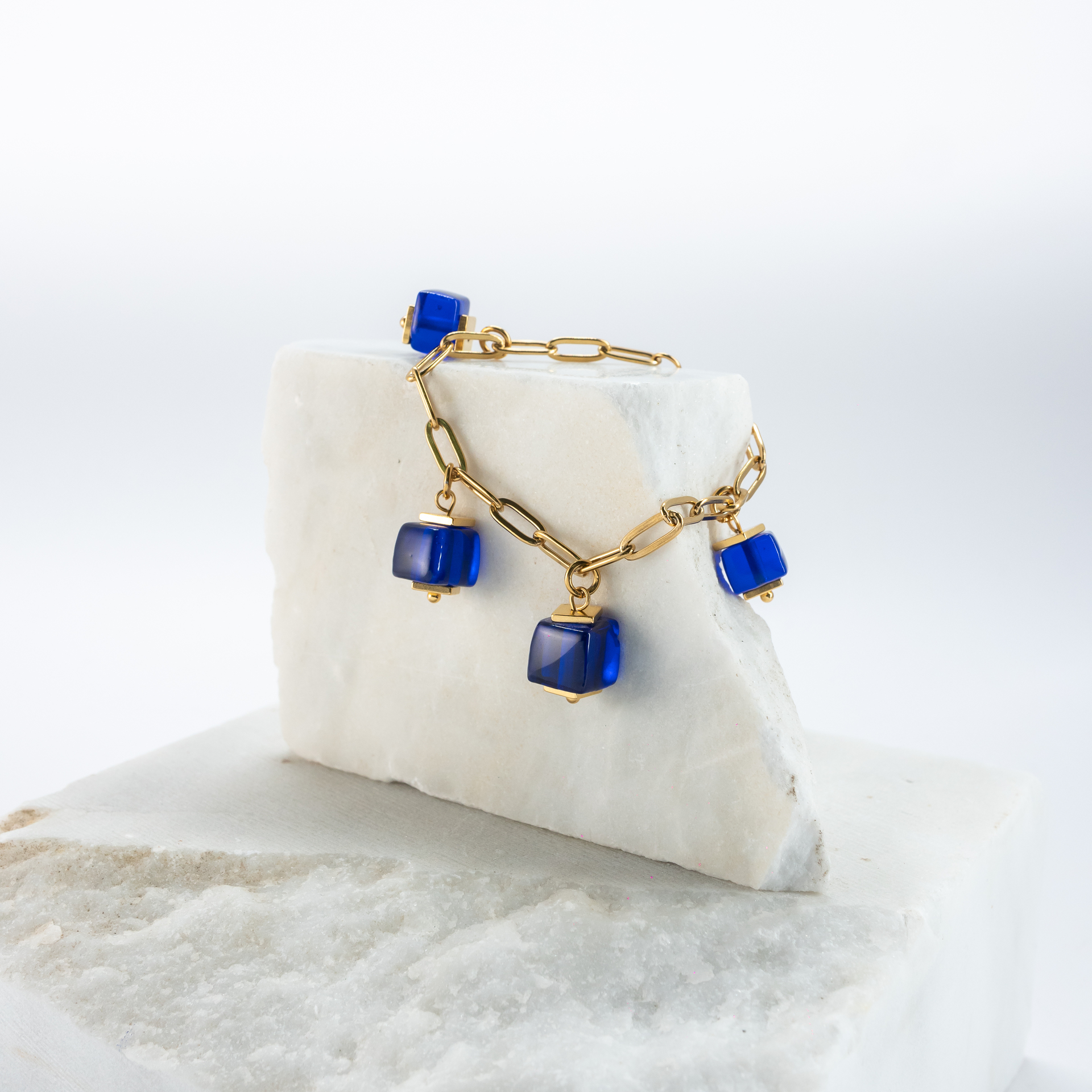 Synthesis water-royal-blue-gold