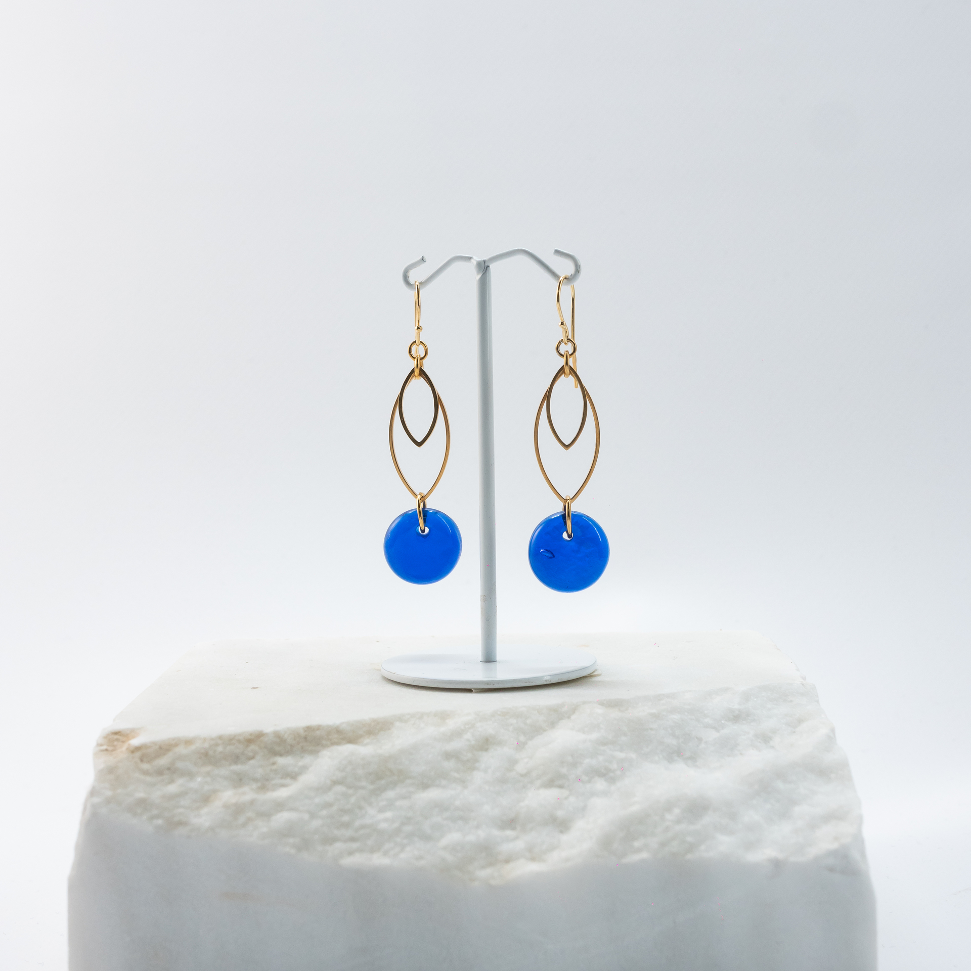 Lotus water-royal-blue-gold