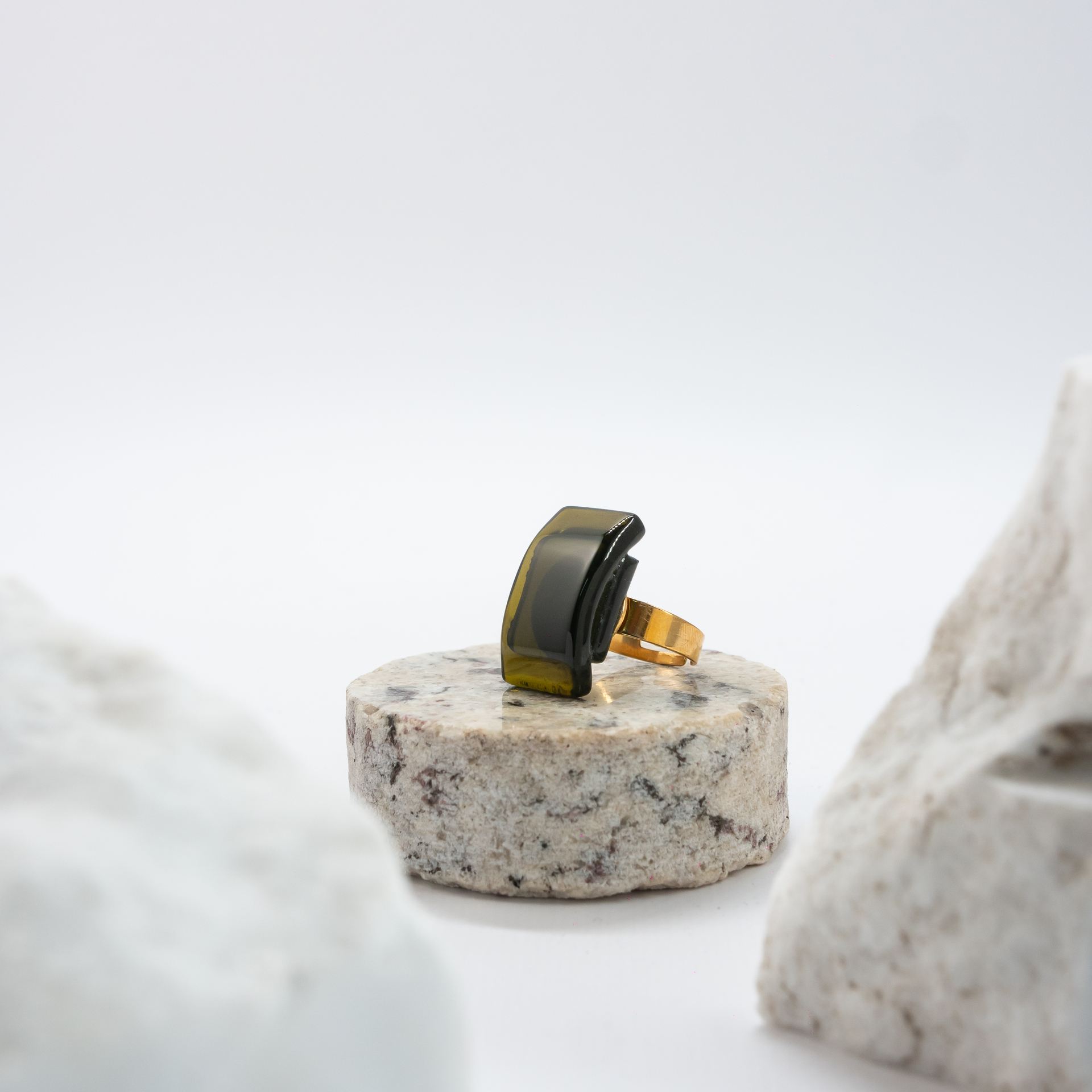 Cyclops wine-olive-green