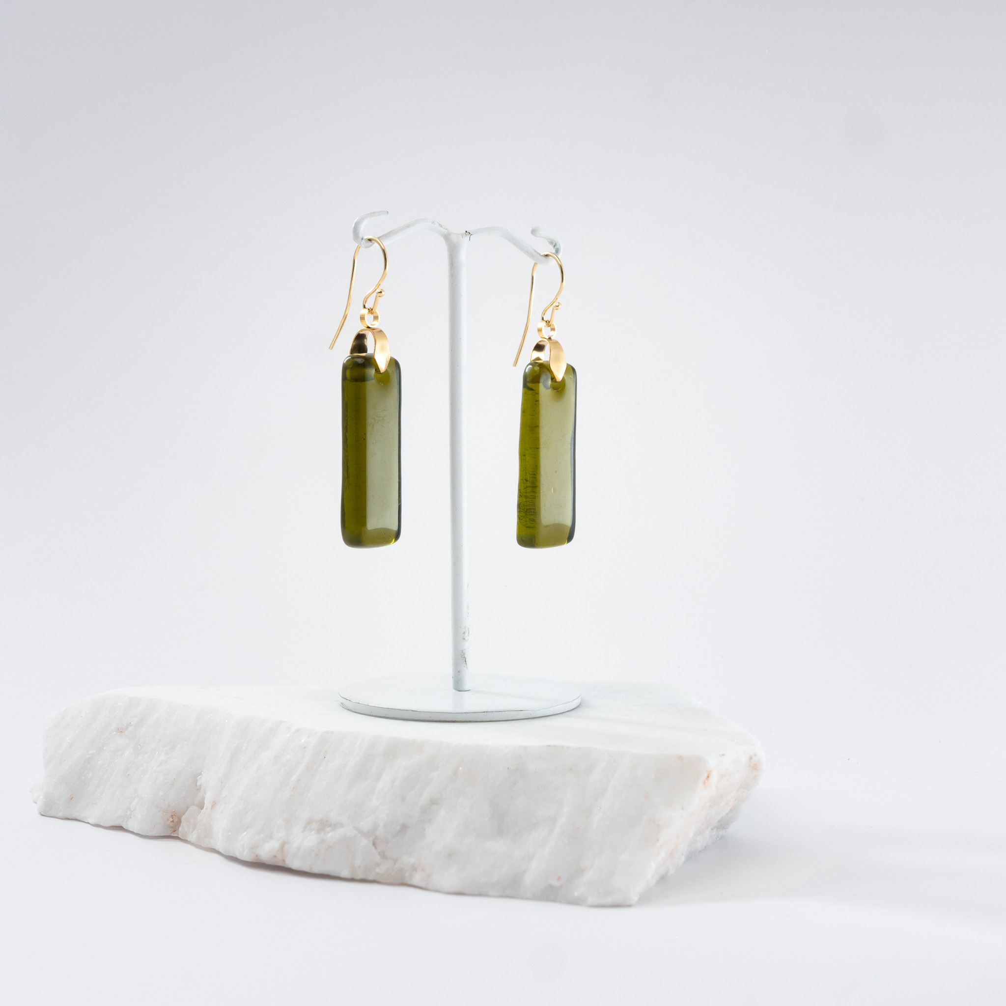 Artemis wine-olive-green-en