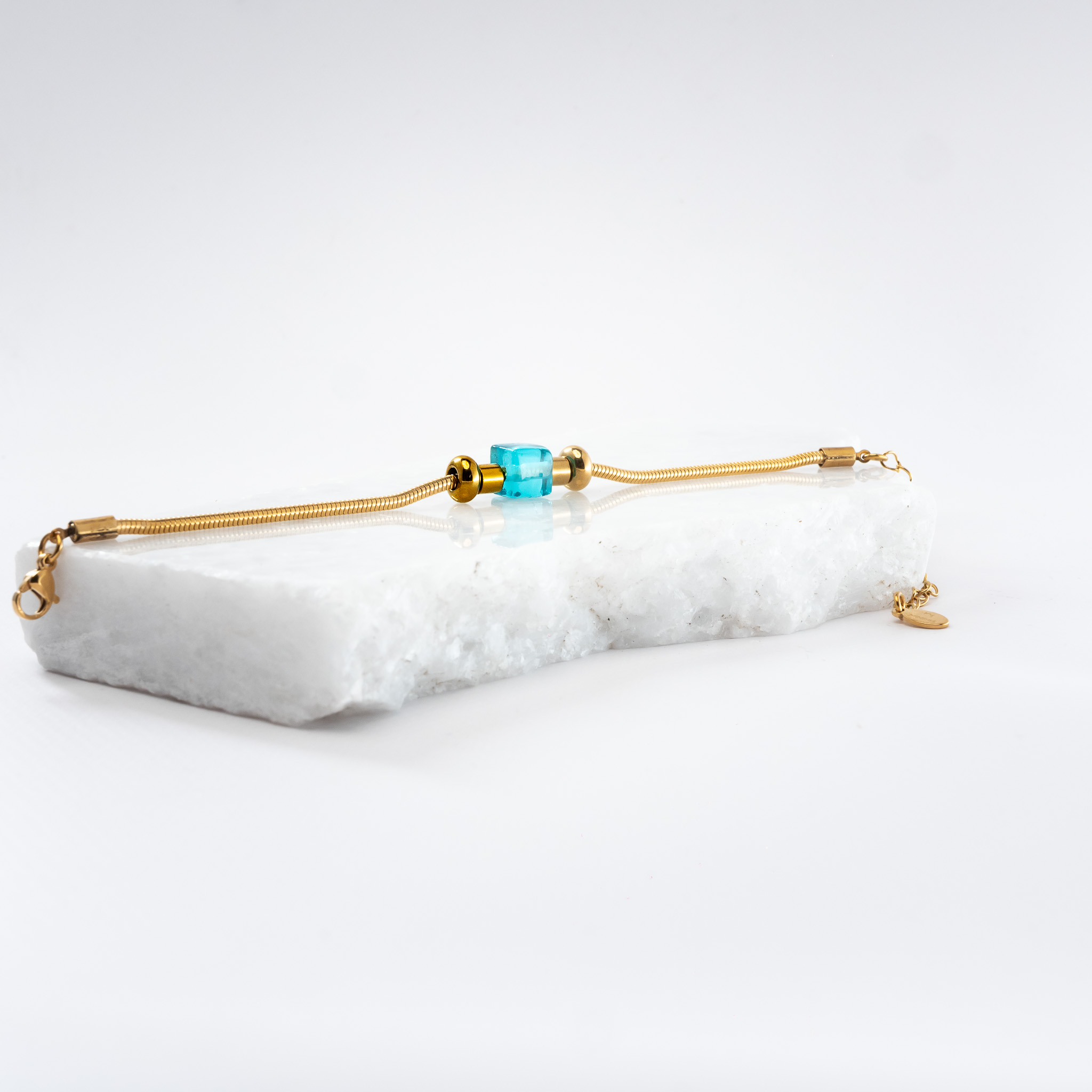 Desmos bombay-turquoise-blue-gold