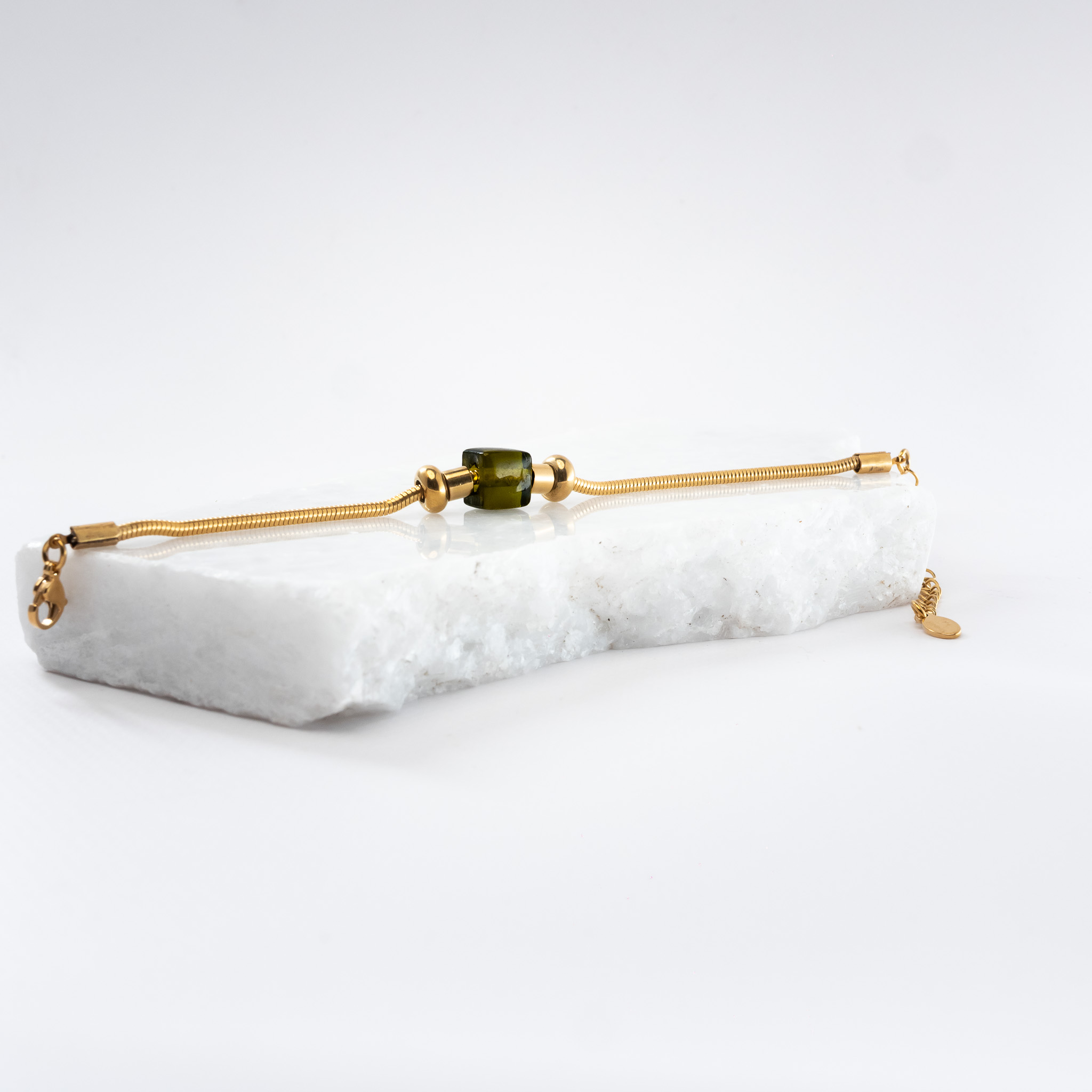 Desmos wine-olive-green-en